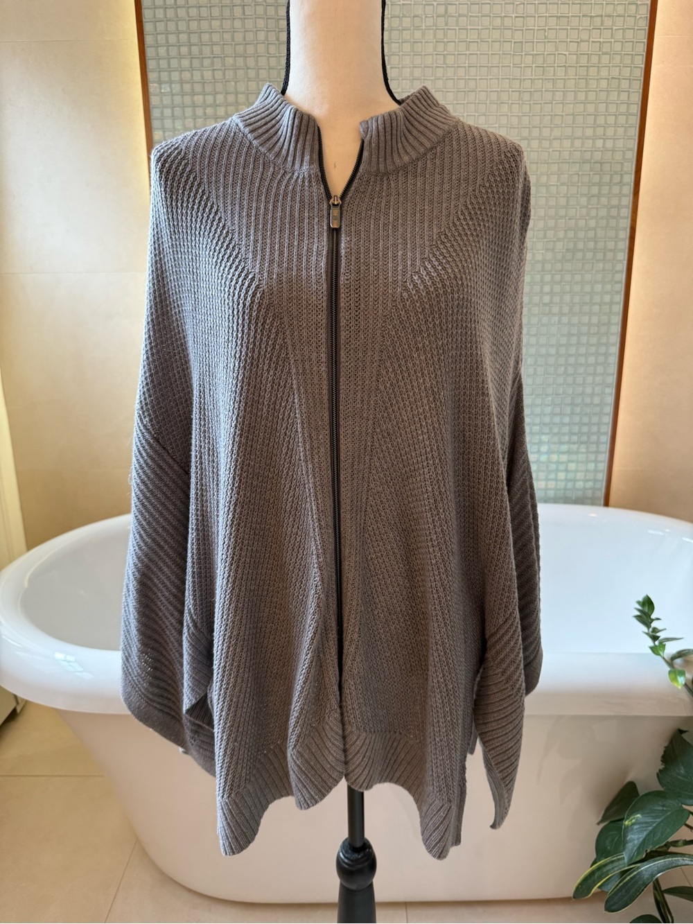 lululemon athletica Gray Zip-Front Knit Poncho